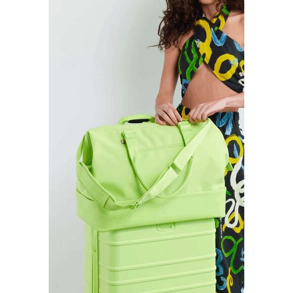 NWT BEIS Weekender bag in GREEN CITRON - Picture 4 of 9
